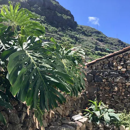 Unique Canarian 1700s - Casa Salvia Las Aguas - Ocean & Natural Pools 150m - Whole Gated House Holiday home *