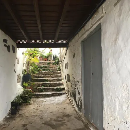 Holiday home Unique Canarian 1700s - Casa Salvia Las Aguas - Ocean & Natural Pools 150m - Whole Gated House